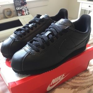 Women Size 8 Nike Classic Cortez Black